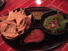 牛油果酱配玉米片-Luchador摔跤手墨西哥餐厅(恒宇广场店)