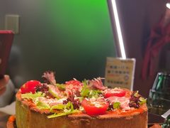 -Dragon Pizza•圆脸龙披萨·牛排餐厅