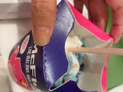 -麦当劳(上海虹桥站30B检票口楼上)