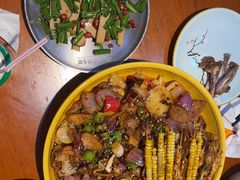 -休记光头香辣蟹干锅(绵竹店)