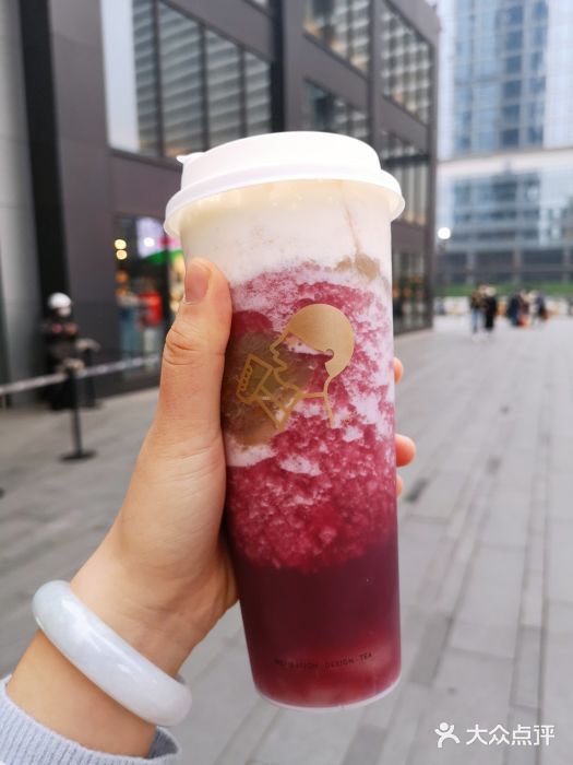 喜茶(ifs黑金店)多肉葡萄图片