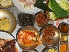 -草家酱蟹炭火烤肉店(珲春南路一店)