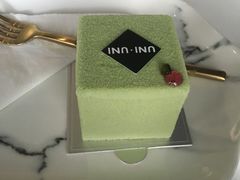 -UNI UNI(环亚凯瑟琳店)