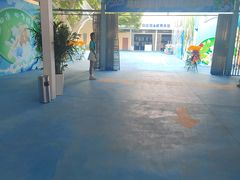 -黄河谷马拉湾海浪浴场