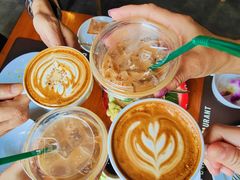 -Chom Cafe and Restaurant