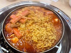 -三清洞摩西韩式年糕火锅(威高广场店)