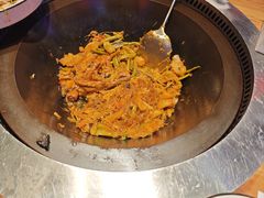 -山河屯铁锅炖·非遗东北菜(南山店)