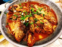 红烧杂鱼-溱湖八鲜菜馆