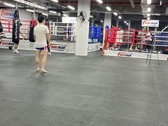 -FIGHTMAN格斗俱乐部(长宁临空店)