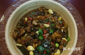 Braised Beef Tendon with Softshell Turtle