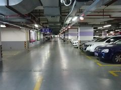 -百联又一城停车场