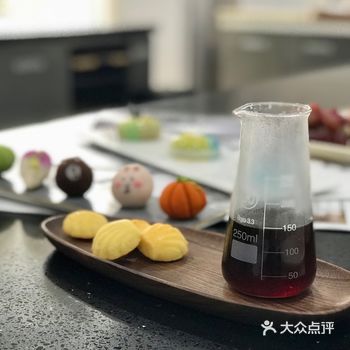 讲课没有讲太久，主要都在实操，这点很好