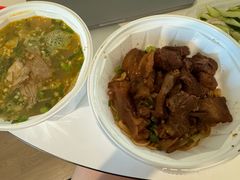 -钢阳酸菜红烧牛肉面(季乐路店)