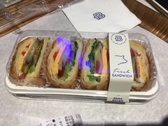 -巴黎贝甜(大宁国际商业广场店)