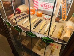 -IMUSE BARBER SHOP