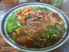 金牌半筋半肉面-旺泉餐饮店·清真牛肉面馆