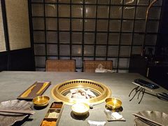 -铭牛烧肉·和牛海鲜自助(高新月牙湖店)