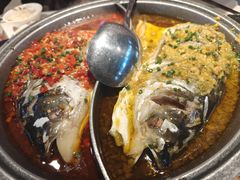 -阿瓦山寨·湘菜现炒·剁椒鱼头王(咸阳总店)