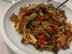 -鑫巴蜀小镇 · 水煮鱼专研店(玉桥店)