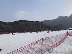 -济南卧虎山滑雪场