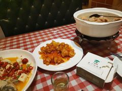 -鑫小城故事·藕汤·家常菜(台北一路总店)