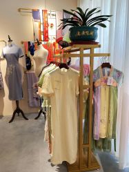 -一揽芳华汉服旗袍体验馆(拙政园店)