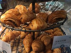 焦糖羊角-Dough&Joe团憩(瑞虹天地月亮湾店)