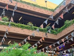 -瑞虹新天地月亮湾