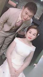 -现代经典婚纱摄影