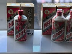 零售区-鲁采LU STYLE(新天地店)