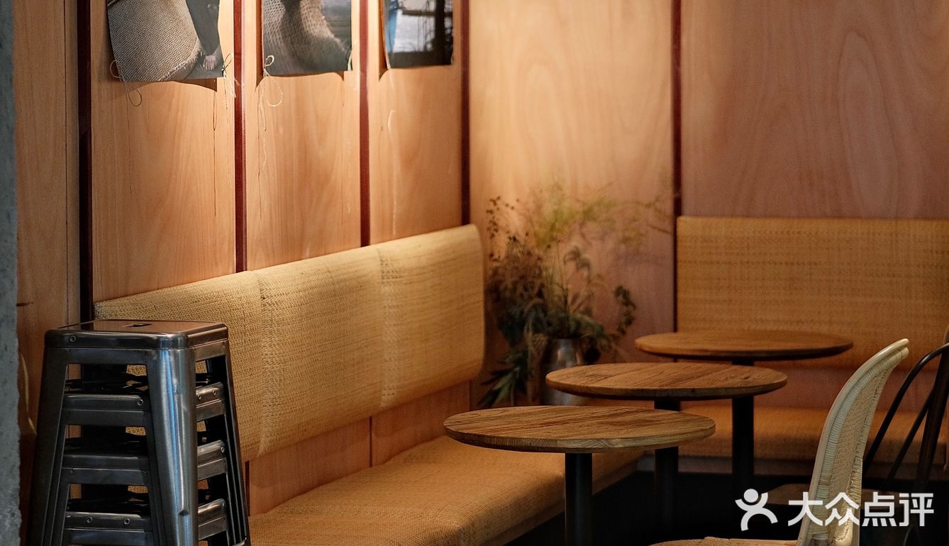 今年在「也在」喝到了秋天第一杯咖啡