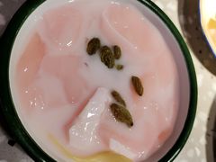 草莓冰粉-鹤江桥·红油牛肉粉(SKP店)