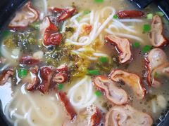 -花溪巷牛肉粉(泉城路店)