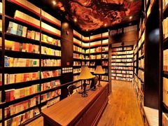 -钟书阁(松江泰晤士小镇店)