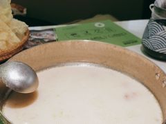 -洪氏嗨捞·广东猪肚鸡·椰子鸡火锅(西咸万象城店)