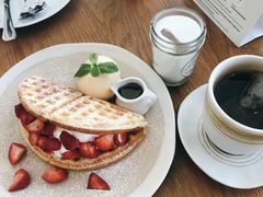 -ROAST coffee & eatery