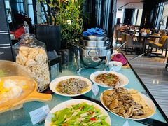 -唐拉雅秀酒店-西锦汇空中BBQ·思创餐厅