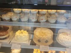 -红宝石·鲜奶小方·海派西点房(南丹店)