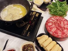 -鲜入围煮花胶鸡海鲜火锅