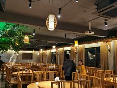 大堂-头上红煨盐鸡·非遗院子餐厅