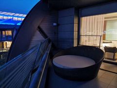 -上海滴水湖皇冠假日酒店