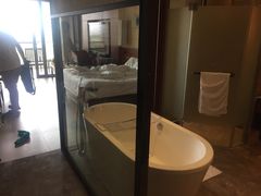 -三亚湾海居铂尔曼度假酒店