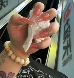 -莉娜美睫·穿戴甲