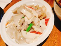 杏鲍菇竹耳爽肉片-十三式重庆江湖菜(金茂览秀城店)
