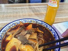 红油豆皮-老字号杨坡红油米线腊汁肉夹馍(东四道巷店)