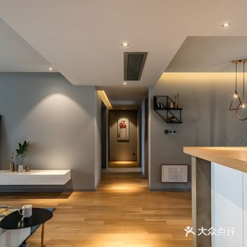 极简主义主张减少创作设计的步骤在室内留下足够的“灰空间