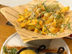 -Mark&Mars Restaurant