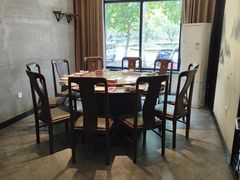 -小三峡食府(西五路店)