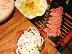 -老牌坊云南鱼豆花火锅(爱建店)