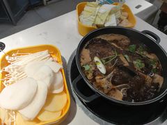-运气牛自助酱大骨火锅(南京东路店)